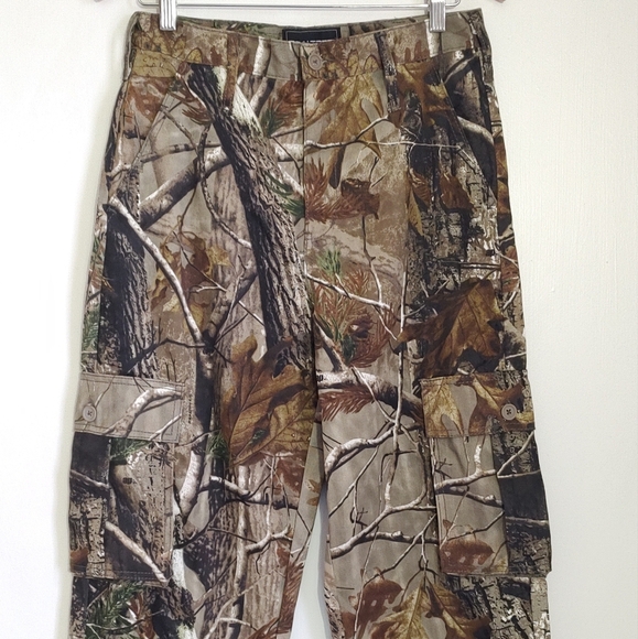 Realtree Other - RealTree Camouflage Cargo Pants with Drawstring Leg Opening
